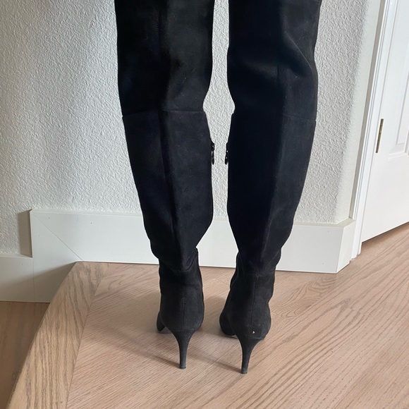 Tahari black suede full zippered heel boots! - Picture 7 of 9